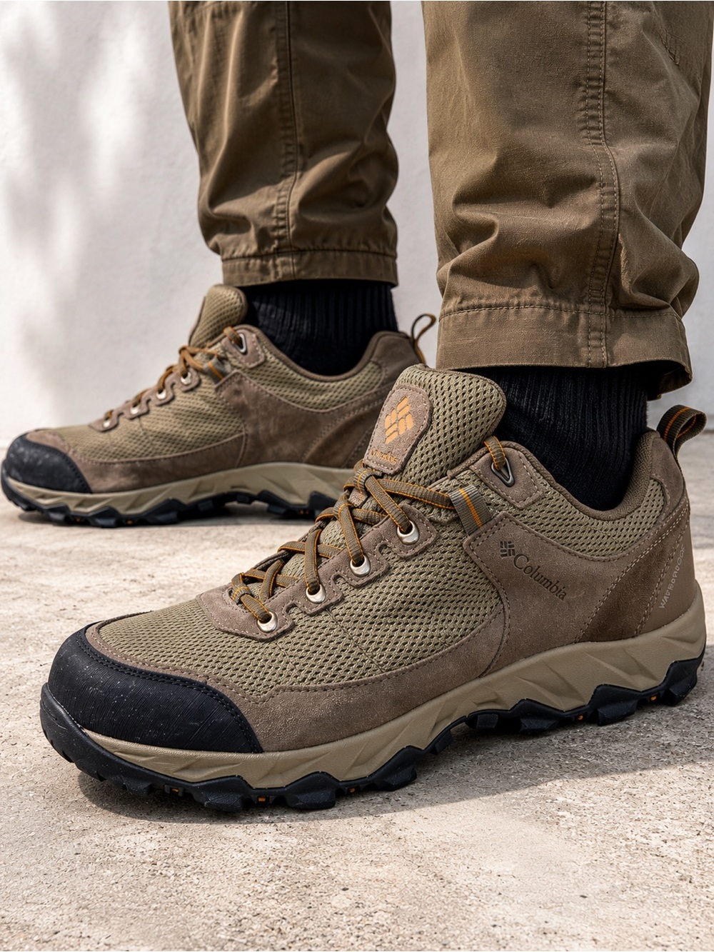 Columbia Waterproof Hiking Shoes Men 9.5 Wide Brown Trail Outdoor EWW